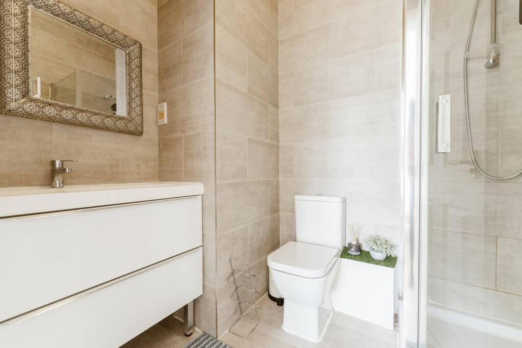 Spacious Ensuite Room Near Top Tourist Attractions London Exteriör bild